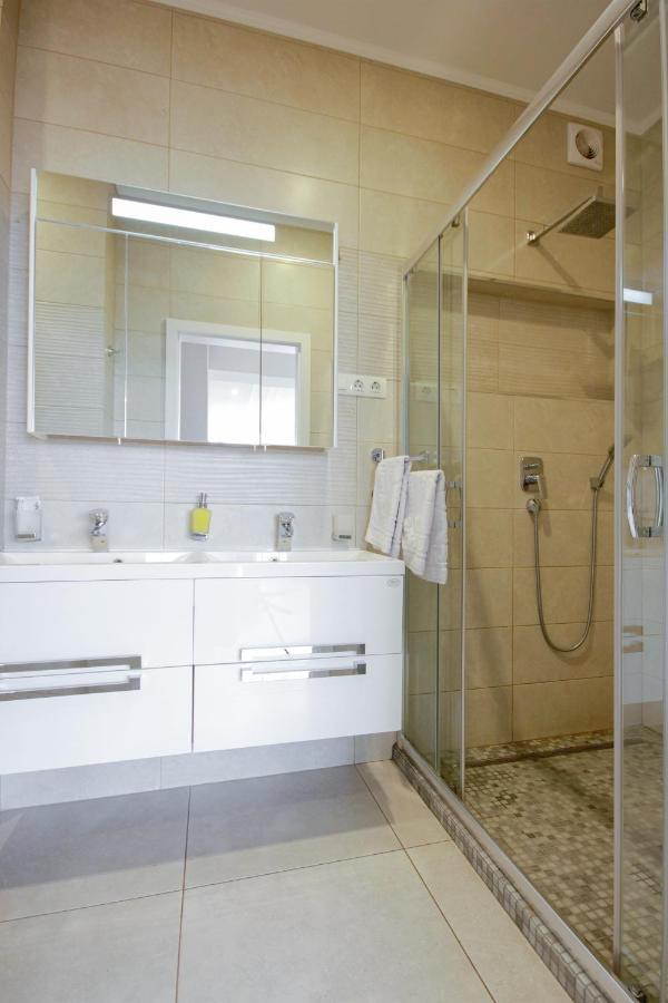 Gagarin Plaza Apartment Odesa Exterior photo